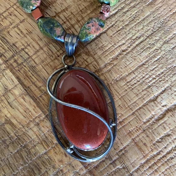 Necklace, bracelet and earring set. - Picture 2 of 7